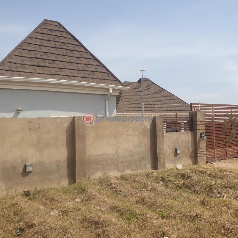 4 bedroom Bungalow For Sale Sauka, Opposite Immigration National Headquarters. Kuje Abuja Phase 4  - 2
