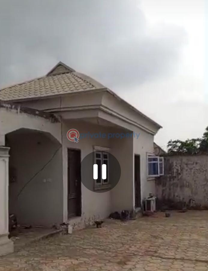 4 bedroom Bungalow For Sale Agunfoye Igbogbo Igbogbo Ikorodu Lagos - 2