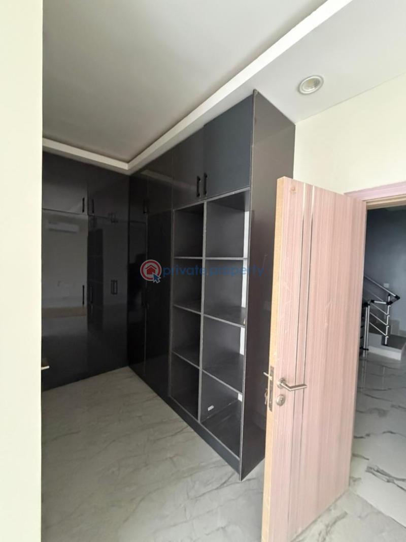 4 bedroom House For Rent Periwinkle Lekki Phase 1 Lagos - 5