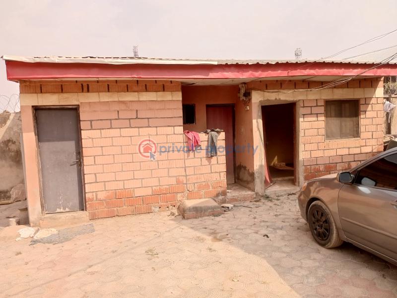 2 bedroom Block Of Flats For Sale Jikwoyi, Abuja Central Area Abuja Phase 1  - 1