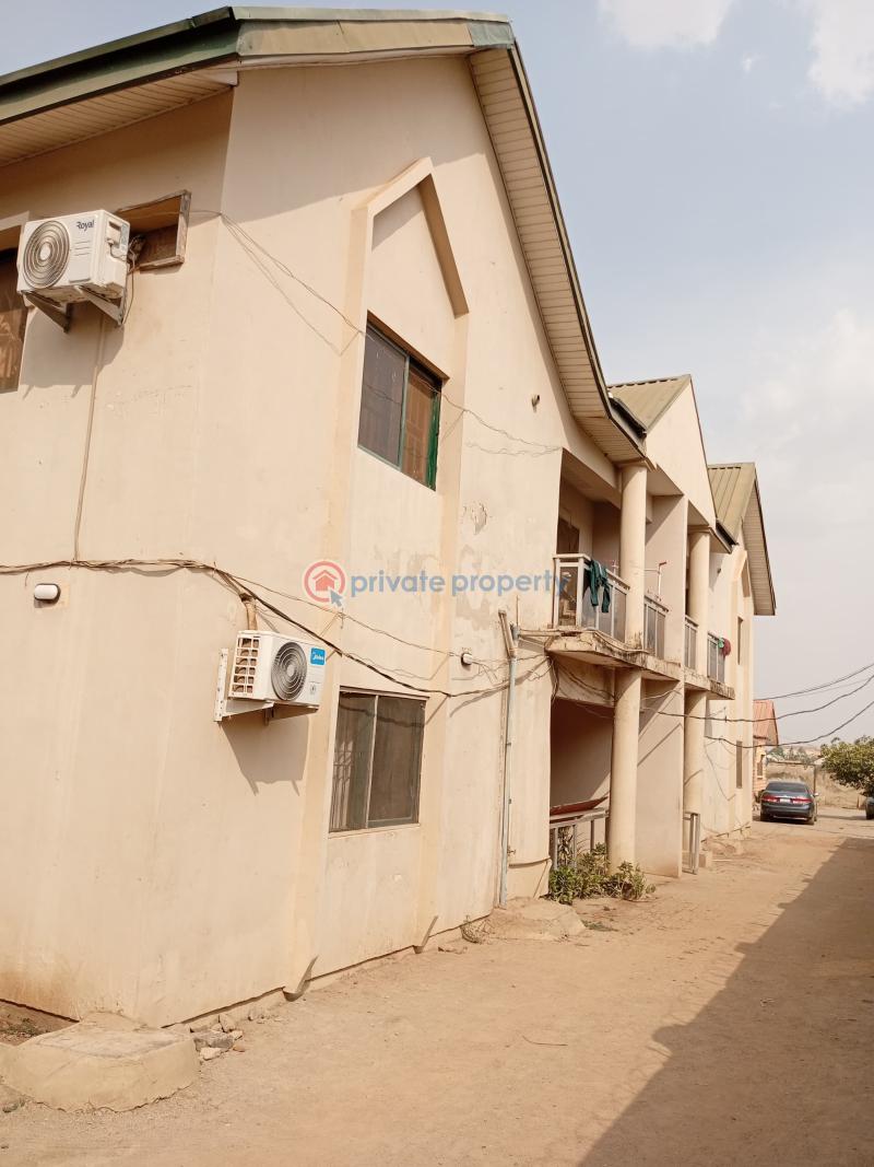 2 bedroom Block Of Flats For Sale Jikwoyi, Abuja Central Area Abuja Phase 1  - 3