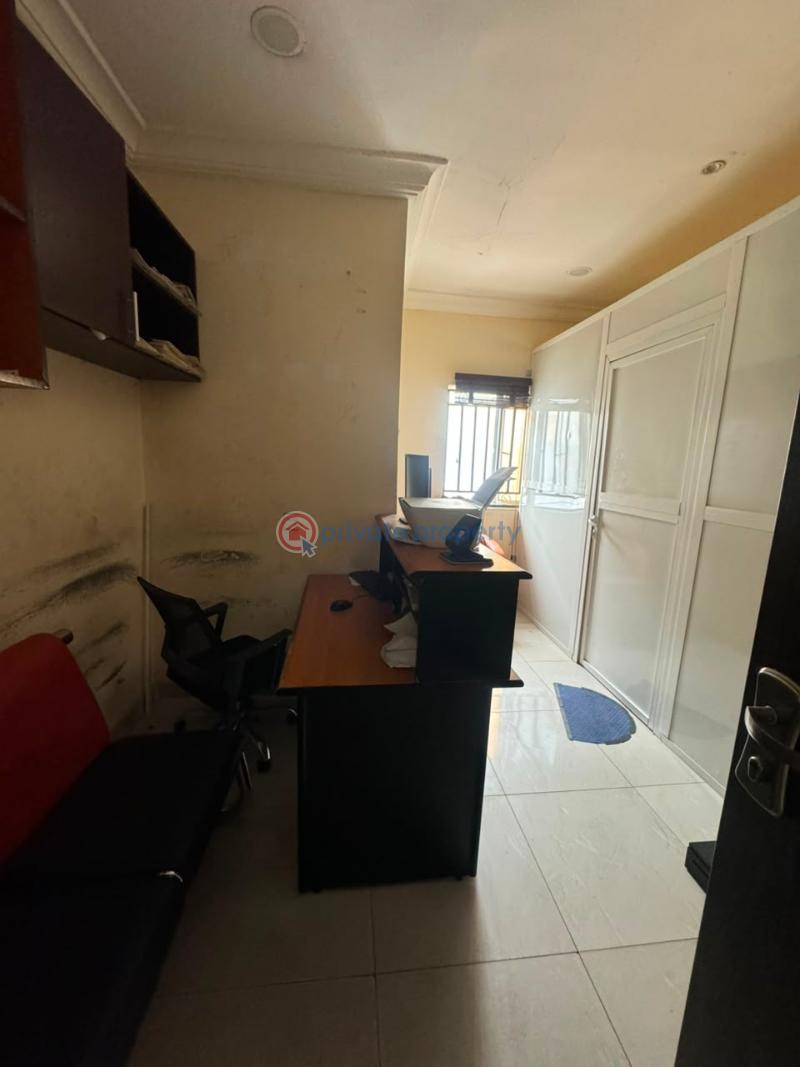 Shop For Rent Lekki Phase 1 Lagos - 4