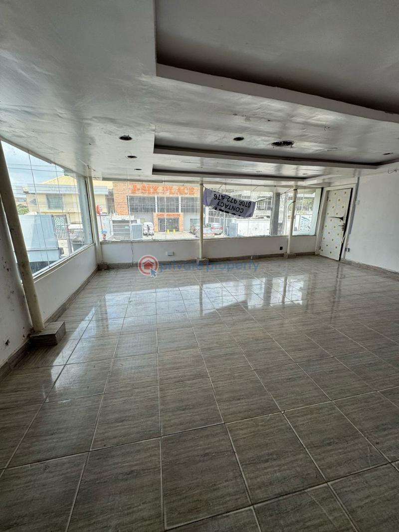 Front-facing shop in a highly secured environment - 6 Shop For Rent Lekki Phase 1 Lagos - 6
