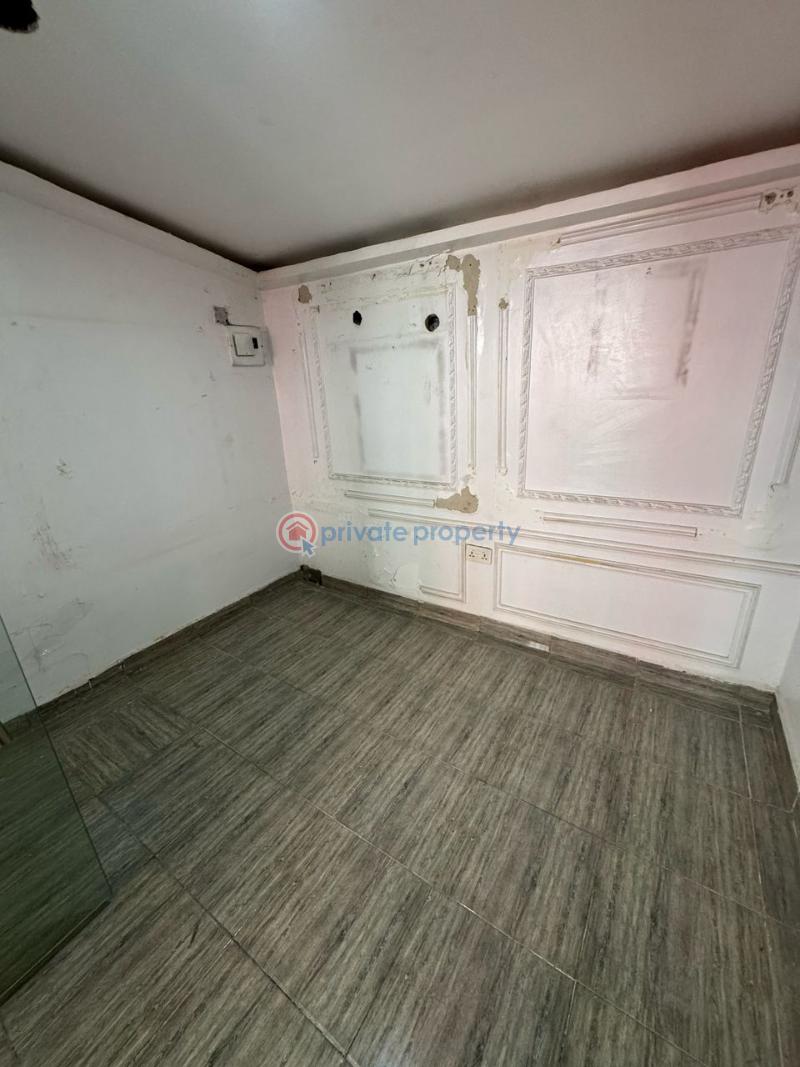 Front-facing shop in a highly secured environment - 8 Shop For Rent Lekki Phase 1 Lagos - 8