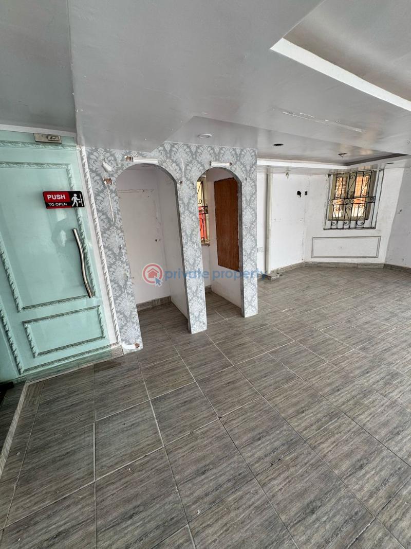 Front-facing shop in a highly secured environment - 9 Shop For Rent Lekki Phase 1 Lagos - 9