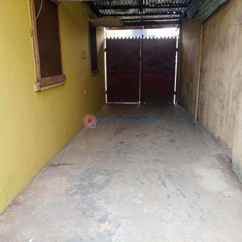 3 bedroom Flat & Apartment For Rent Surulere Lagos - 1