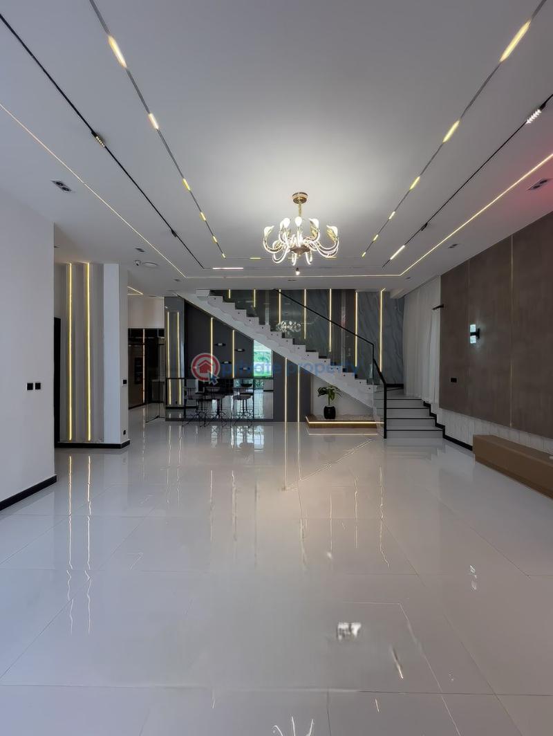 5 bedroom Detached Duplex For Sale 2nd Toll Chevron Drive Lekki Lagos - 1