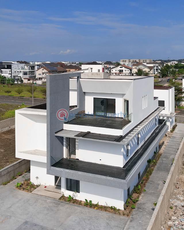 5 bedroom Detached Duplex For Sale Pinnock Beach Estate Osapa London Lekki Lagos - 1