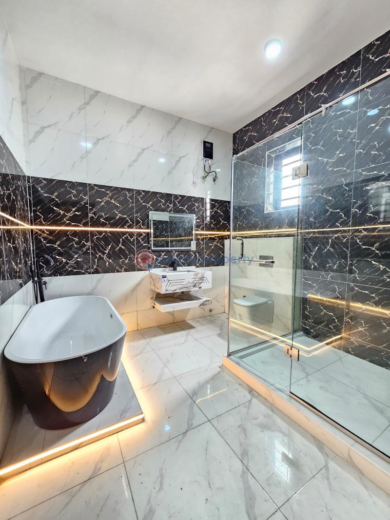 5 bedroom House For Sale Orchid Road, Lekki Lagos - 6