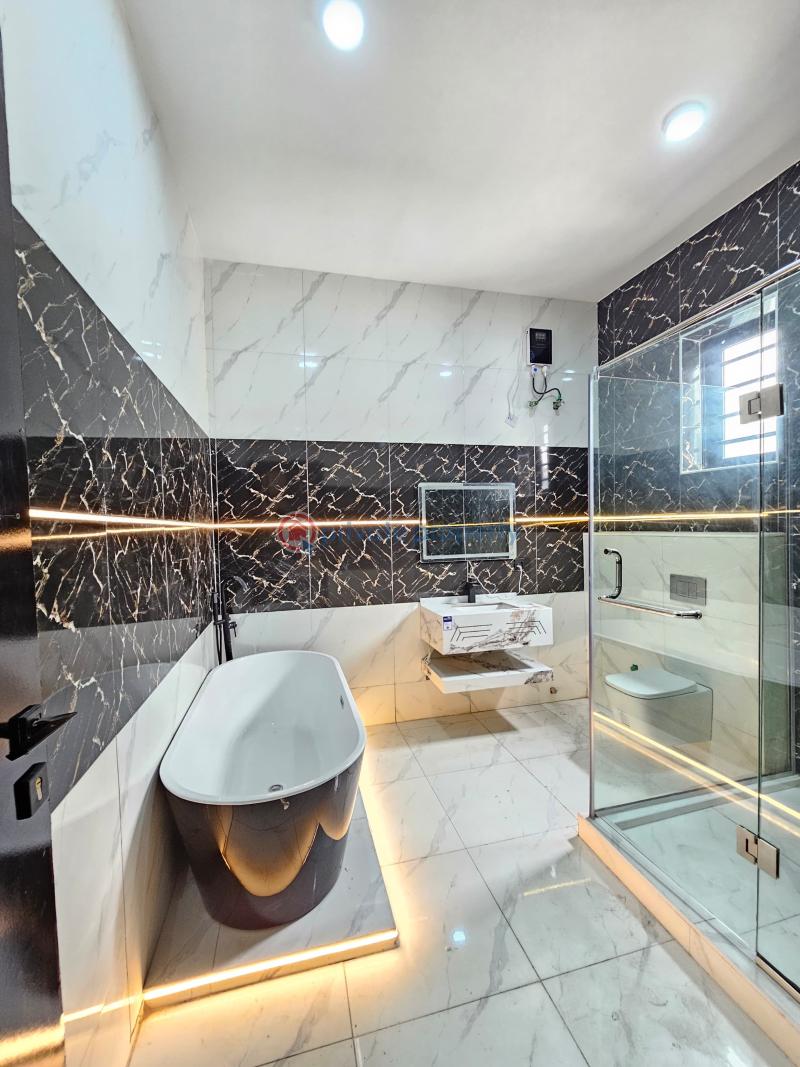 5 bedroom House For Sale Orchid Road, Lekki Lagos - 5