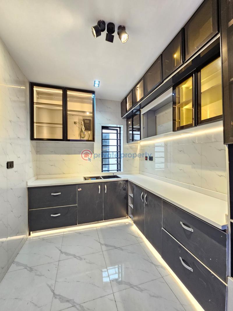 5 bedroom House For Sale Orchid Road, Lekki Lagos - 1