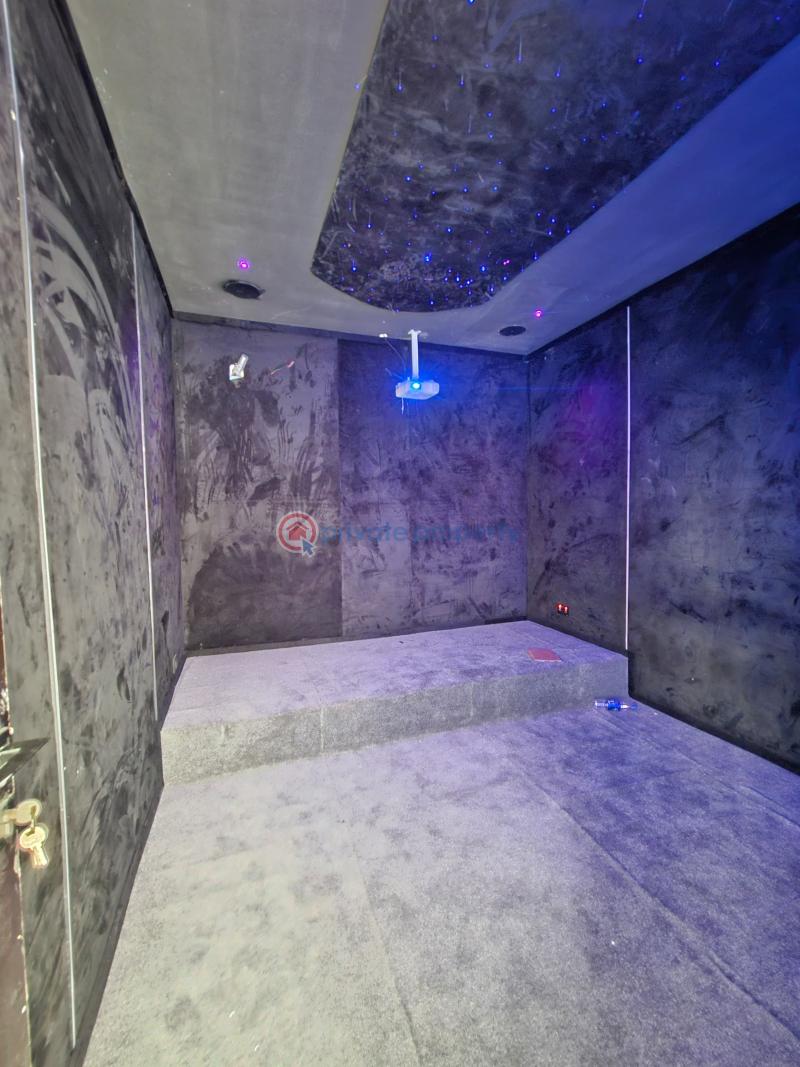 5 bedroom House For Sale Orchid Road, Lekki Lagos - 3