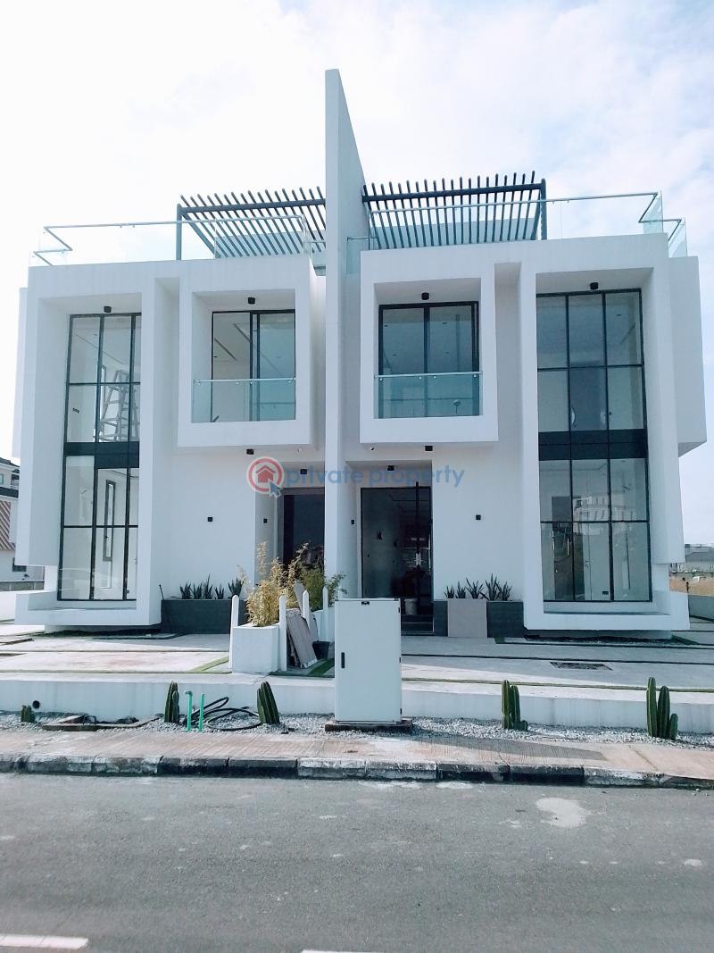 For sale 5 bedroom House Cowrie Creek Estate Off Spar Super Market