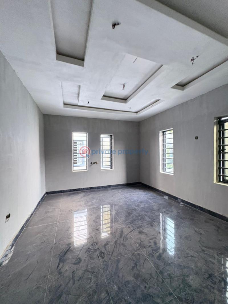 House For Sale Chief Lateef Oyelade, Ring Road Gra Ibadan Oyo - 3