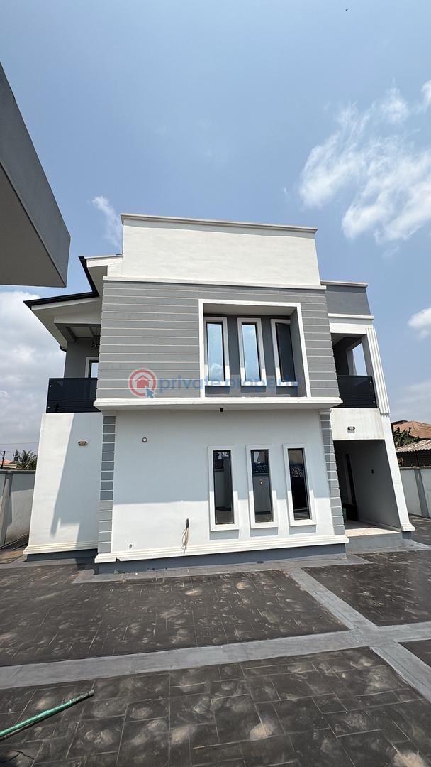 5 bedroom Detached Duplex For Sale Oluyole Estate Ibadan Oyo - 1