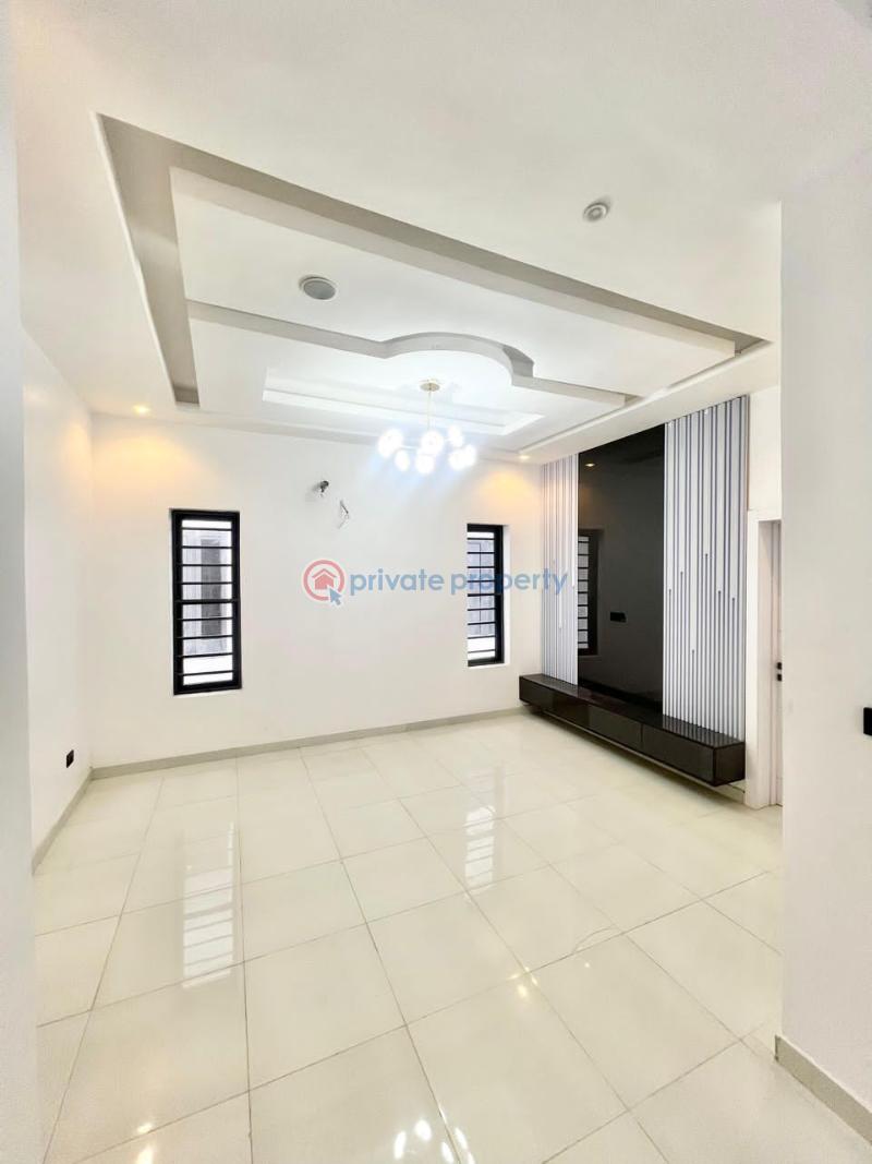 5 bedroom House For Sale Chevron Lekki Lagos - 1