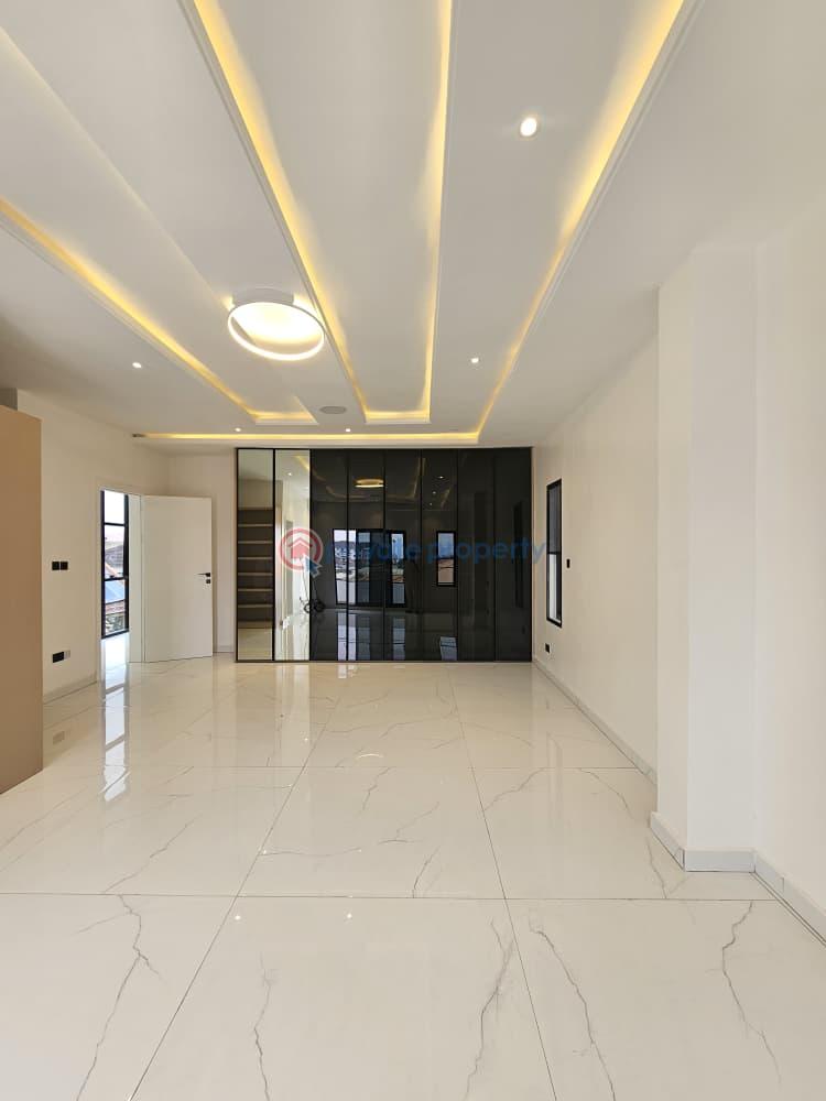 5 bedroom Detached Duplex For Sale Lekki Phase 1 Lagos - 13