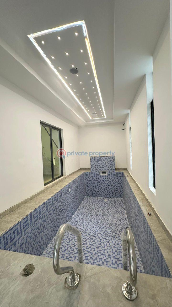 Fully detached & exotic 5bed - 9 5 bedroom Detached Duplex For Sale Chevron Drive Lekki Lagos - 9