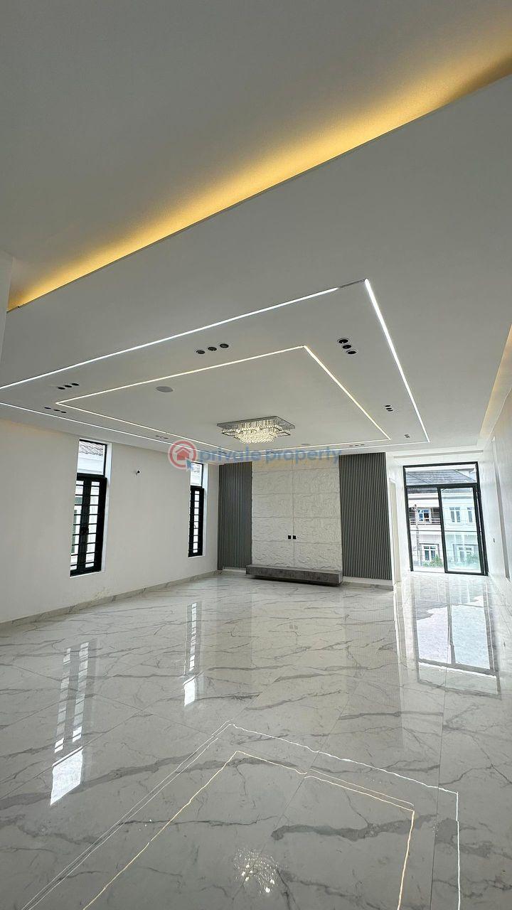 Fully detached & exotic 5bed - 2 5 bedroom Detached Duplex For Sale Chevron Drive Lekki Lagos - 2