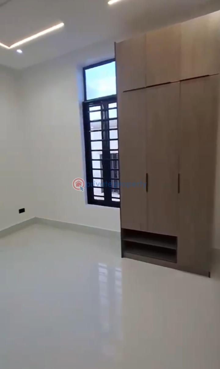 5 bedroom Detached Duplex For Sale Diamond Estate Monastery Road Sangotedo Lagos - 10