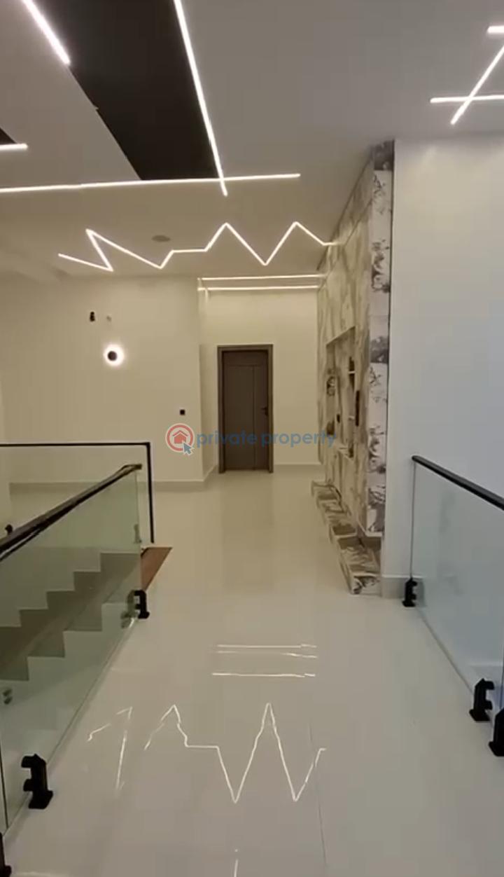5 bedroom Detached Duplex For Sale Diamond Estate Monastery Road Sangotedo Lagos - 23