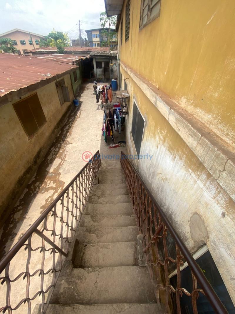 House For Sale Behind Adegoke Mosque, Eleta , Off Akala Expressway, Oluyole Extension, Ibadan, Oyo State. Ibadan Oyo - 3