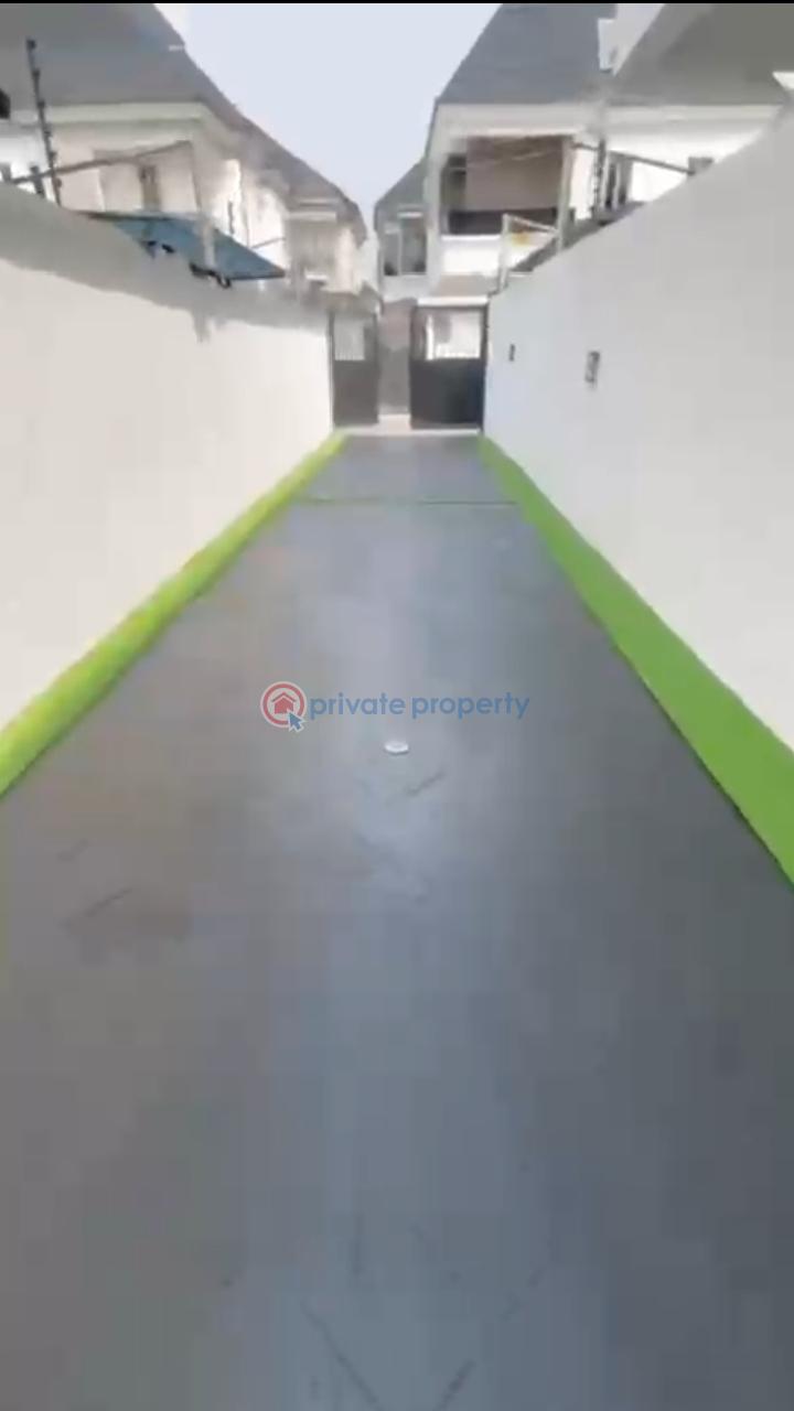 5 bedroom Duplex For Sale Chevron Drive Lekki Lagos - 1