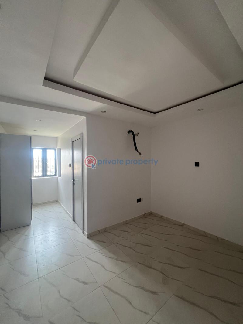 4 bedroom Terraced Duplex For Sale Obanikoro Shomolu Lagos - 23