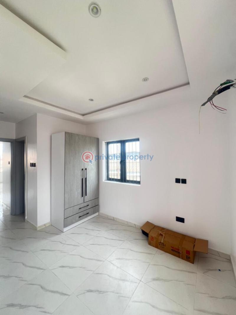 4 bedroom Terraced Duplex For Sale Obanikoro Shomolu Lagos - 9