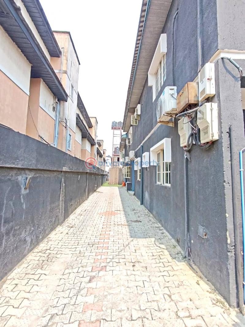3 bedroom Flat & Apartment For Rent Lekki Phase 1 Lagos - 0