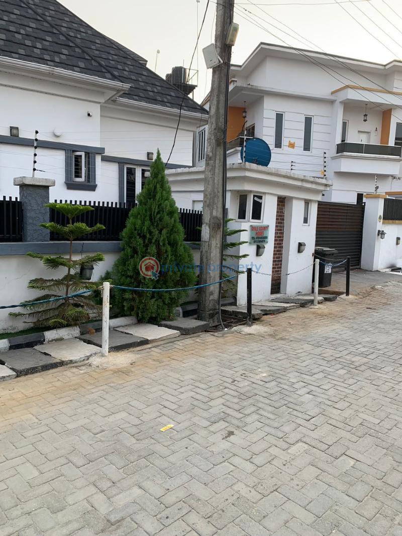 3 bedroom Bungalow For Sale Thomas Estate Ajah Lagos - 4