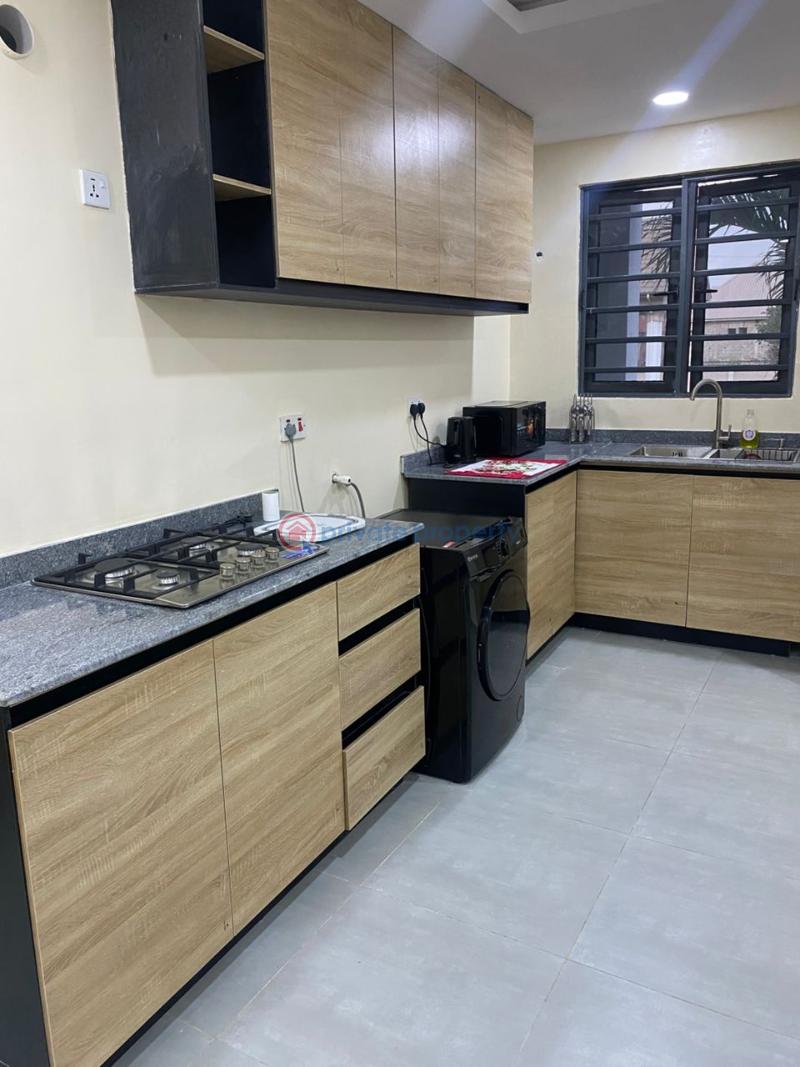 3 bedroom Block Of Flats For Rent Ismail Estate Maryland Lagos - 3
