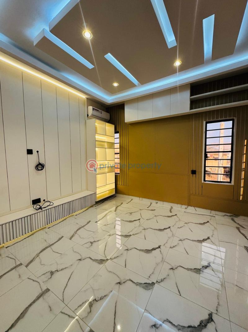 4 bedroom Detached Duplex For Sale : Igando Alimosho, Lagos Nigeria Alimosho Lagos - 1