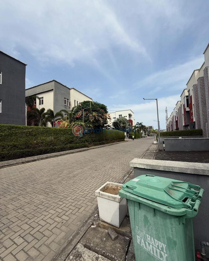 4 bedroom House For Sale Osapa Lekki Lagos - 8