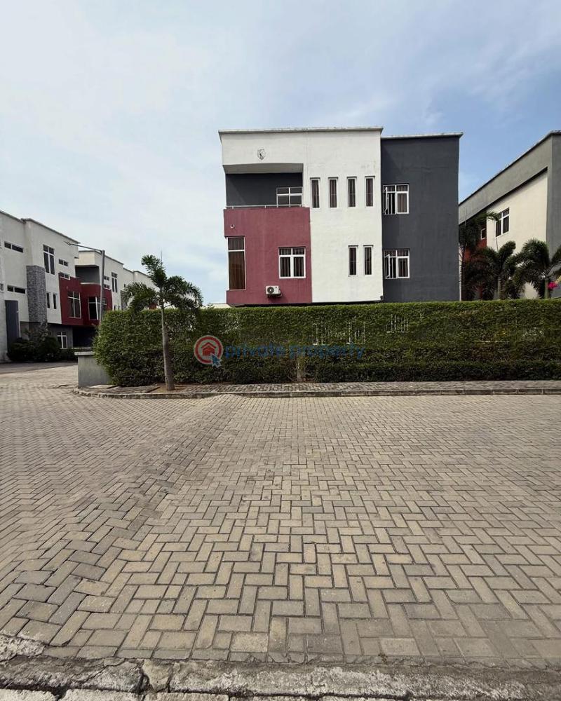 4 bedroom House For Sale Osapa Lekki Lagos - 0