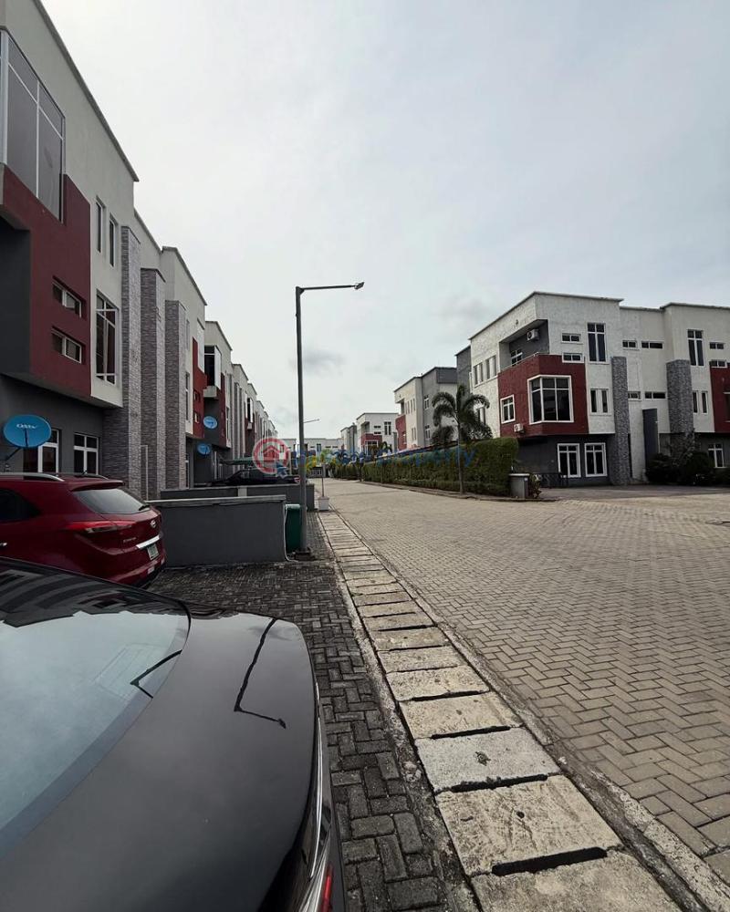 4 bedroom House For Sale Osapa Lekki Lagos - 6