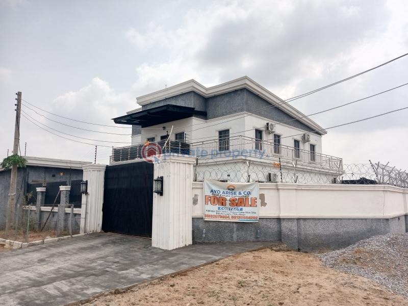 5 bedroom Penthouse For Sale Seman Metropolis Estate Lugbe Abuja Phase 4  - 4