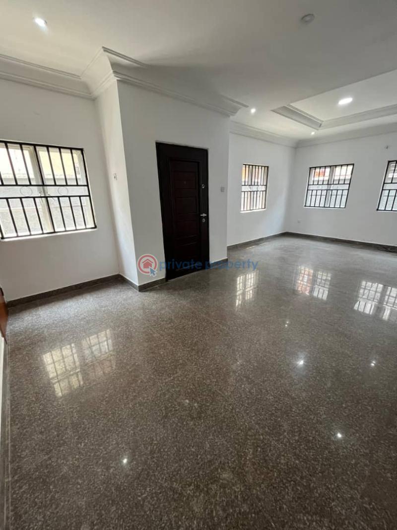 4 bedroom Terrace For Rent Behind Pinnock Beach Osapa Osapa Lekki Lagos - 2