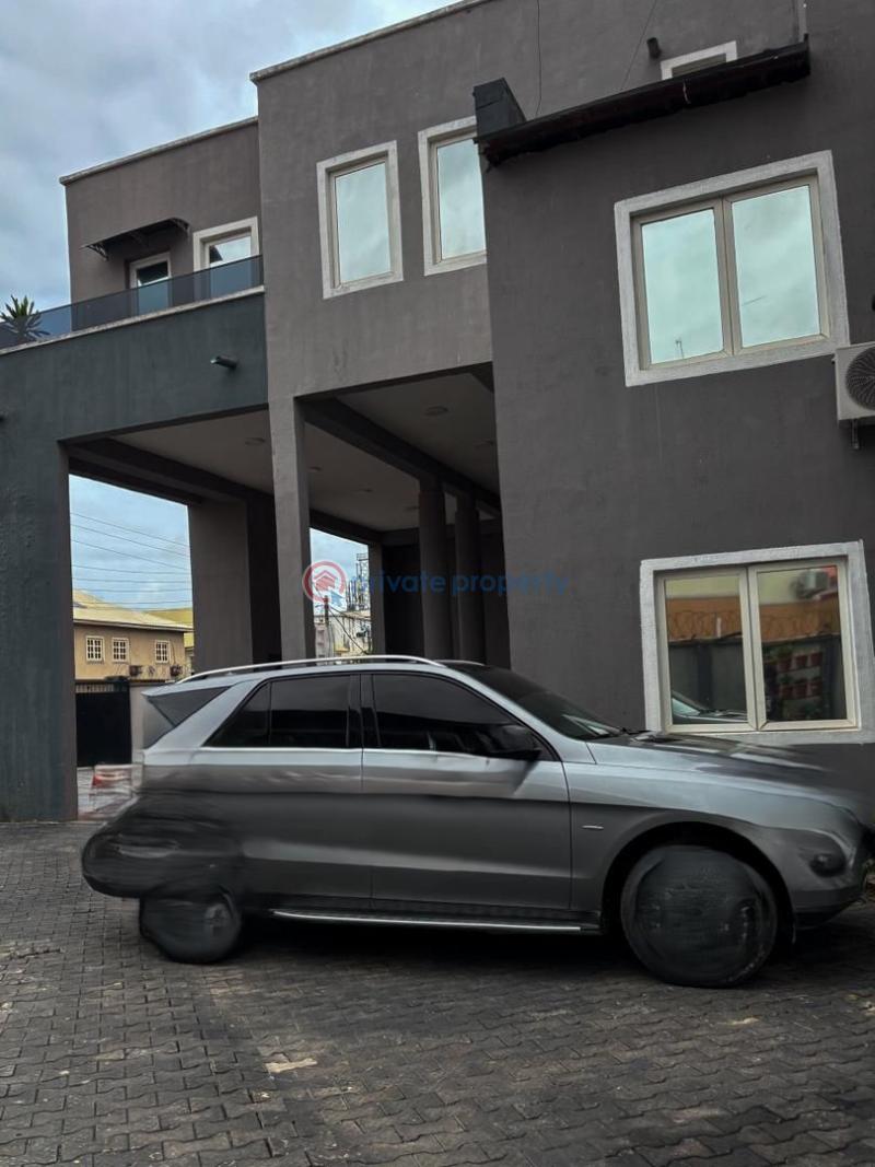 1 bedroom Self Contain For Rent Lekki Phase 1 Lagos - 0