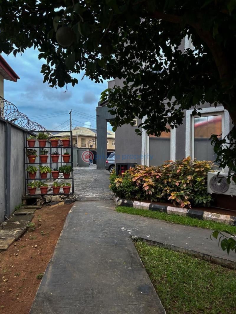 1 bedroom Self Contain For Rent Lekki Phase 1 Lagos - 5