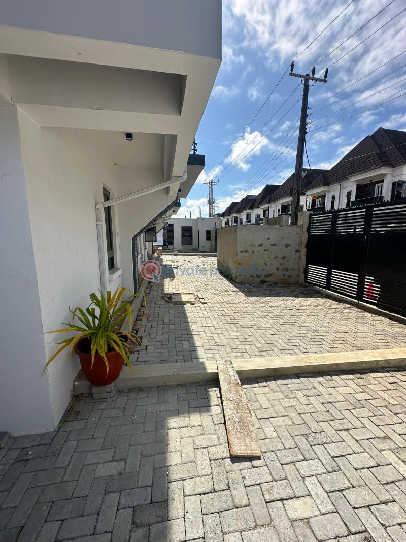 3 bedroom Block Of Flats For Rent Osapa Lekki Lagos - 2