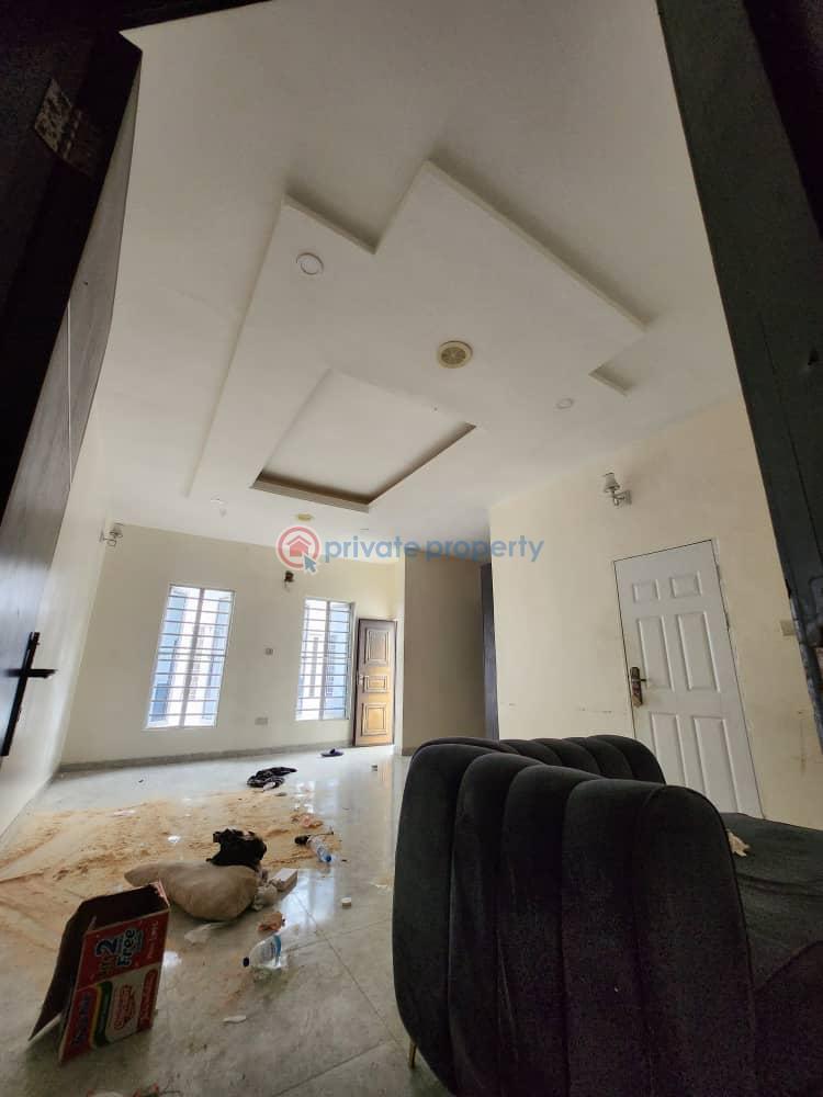 2 bedroom Flat & Apartment For Rent Ologolo Lekki Lagos