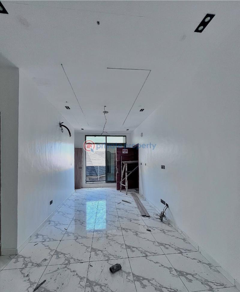 Fully serviced  3 bedroo apartments with swimming pool & gym - 4 3 bedroom Block Of Flats For Sale By Chevron 2nd Tollgate Lekki Along Lekki Expressway Lagos - 4