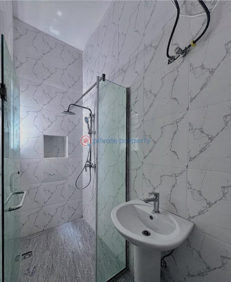 Fully serviced  3 bedroo apartments with swimming pool & gym - 11 3 bedroom Block Of Flats For Sale By Chevron 2nd Tollgate Lekki Along Lekki Expressway Lagos - 11