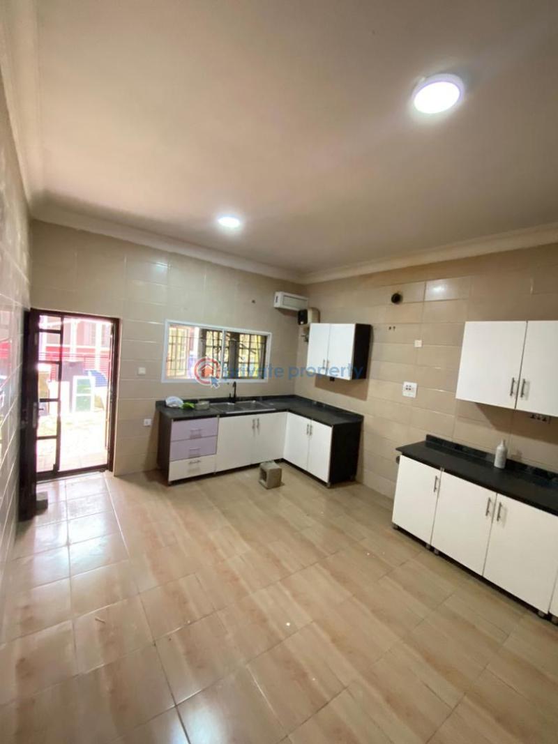 Fully serviced 4-bedroom semi-detached duplex with bq – for rent - 20 4 bedroom Semi detached Duplex For Rent Chevron Drive Lekki Lagos - 20