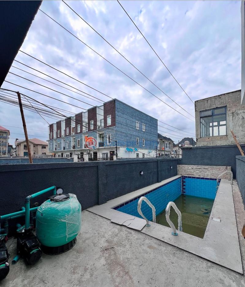 4 bedroom Terraced Duplex For Sale Osapa Lekki Lagos - 14
