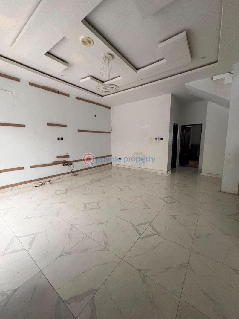 4 bedroom Terrace For Rent Second Estate In Thomas Estate Thomas Estate Ajah Lagos - 1