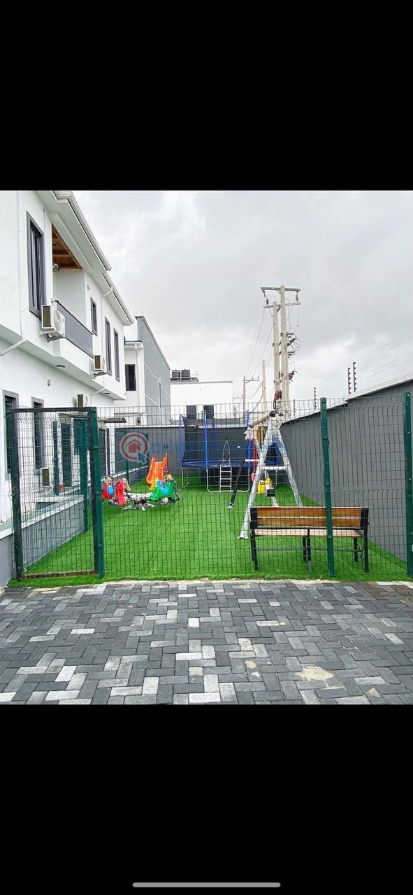 House For Rent Pinnock Estate Osapa Lekki Lagos - 11