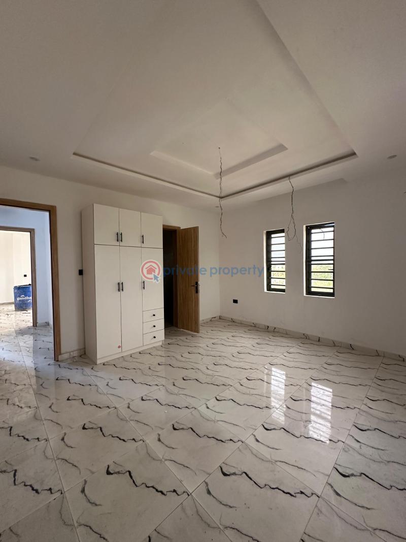 Fully serviced luxury spacious 2 bedroom apartment with swimming pool and gym - 17 2 bedroom House For Sale Ajah Lagos - 17