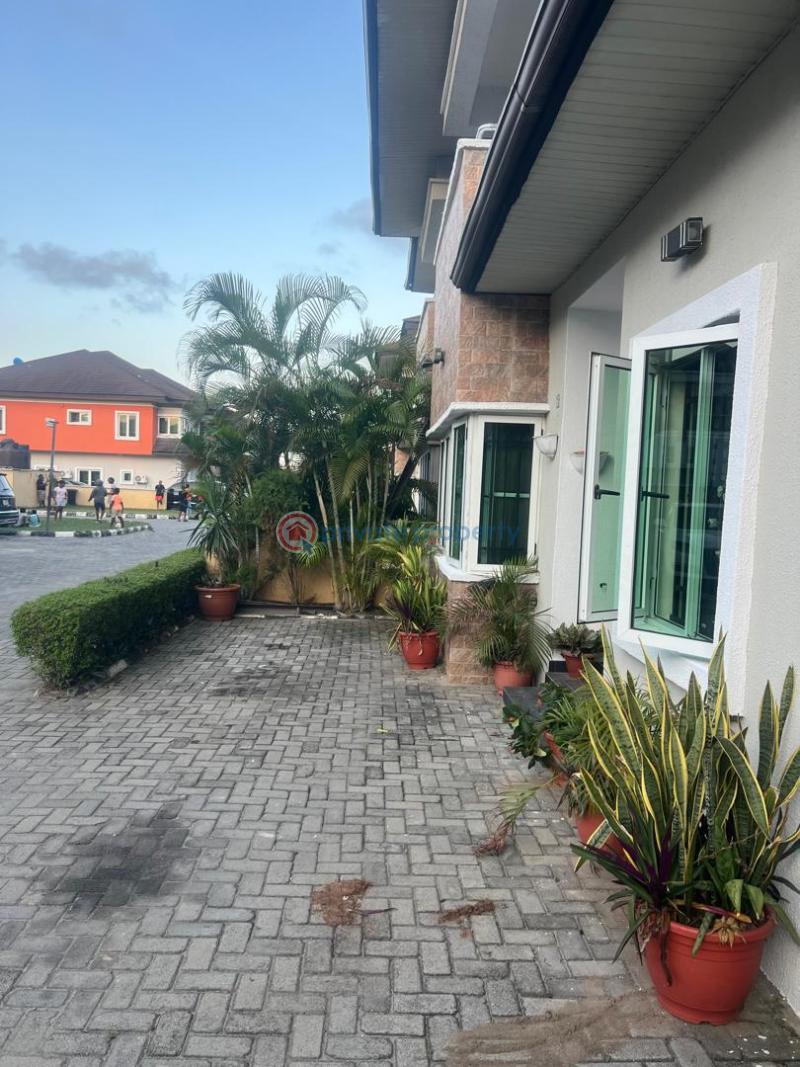 1 bedroom Block Of Flats For Rent Ikate Elegushi Lekki Lagos - 1